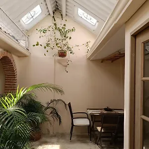  Hébergement de vacances Great Location ! 4 Bedroom In The Heart Of